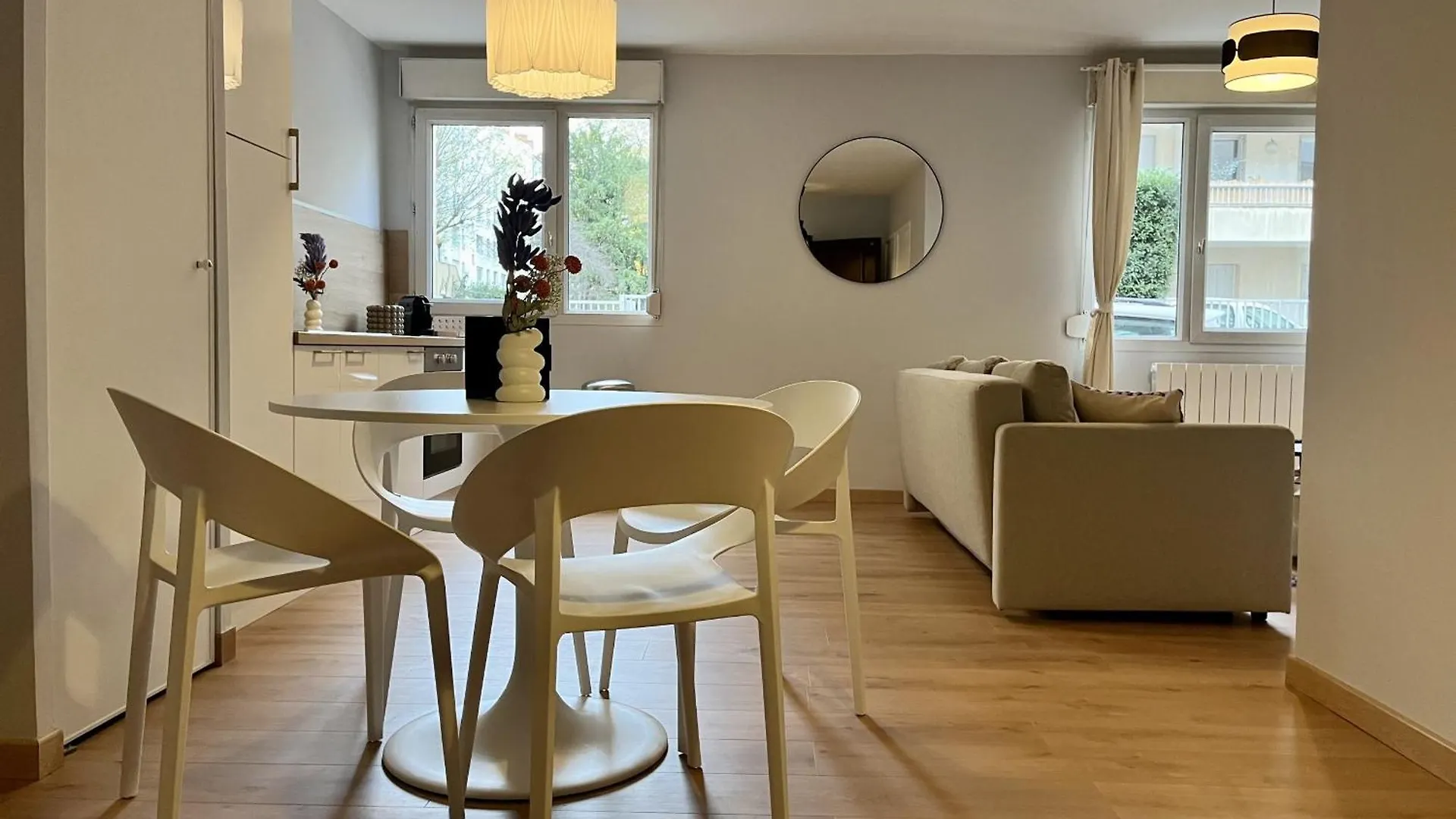 Suite Chollat - Check In H24 - Wifi Lyon 0*,  França